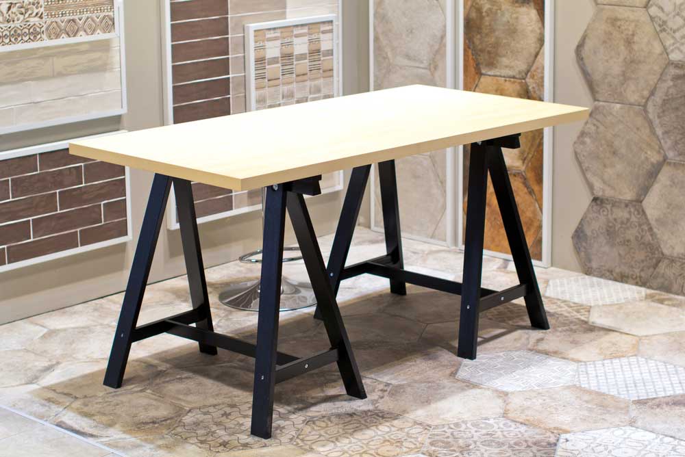 picture of trestle table